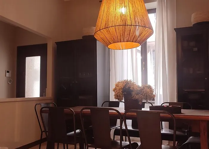 Πανσιόν Rota's House Iii 4*